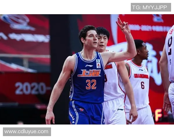 体育实时数据上海篮球队团队协作的成功经验与挑战分析 体育实时数据上海篮球队团队协作的成功经验与挑战分析